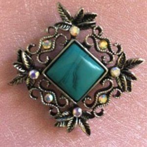 Vintage  Turquoise Silvertone Brooch